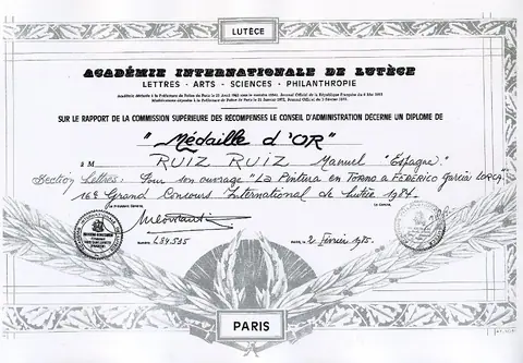 Títulos, diplomas y certificados